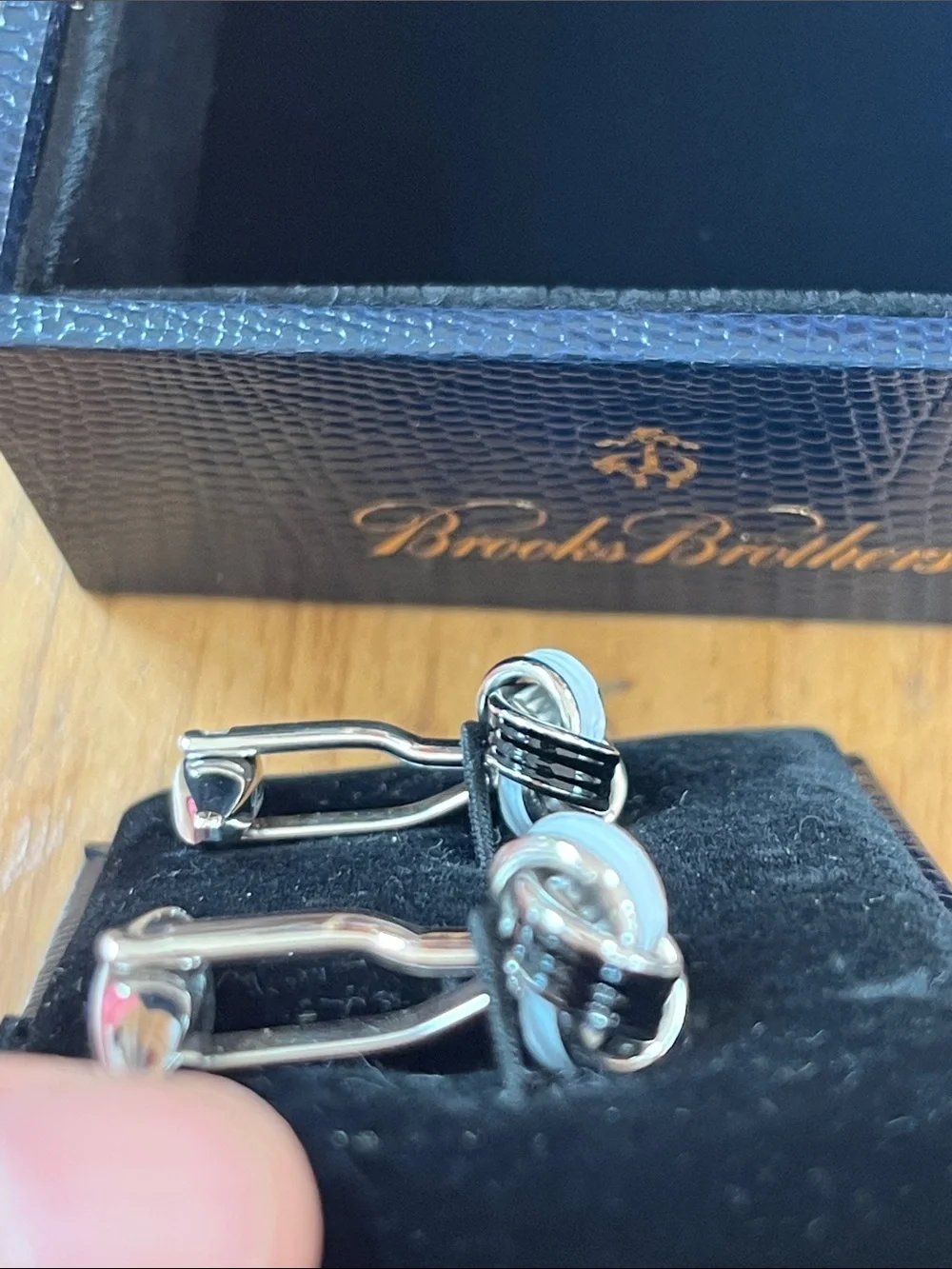 Brooks Brothers Sterling Silver Knot Cuff Links with Black Presentation Tray/box